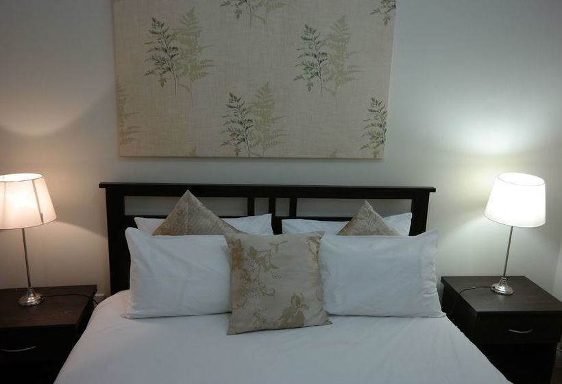 Four Seasons Apartments