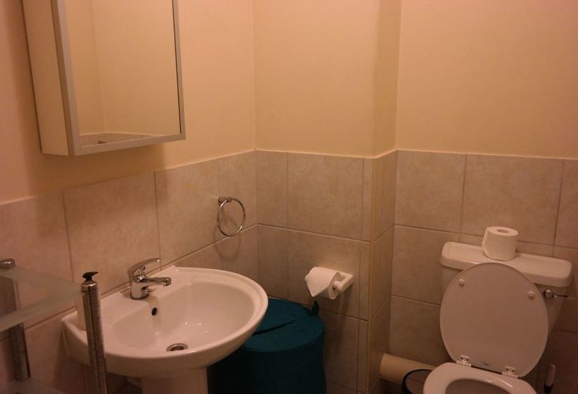 Four Seasons Apartments