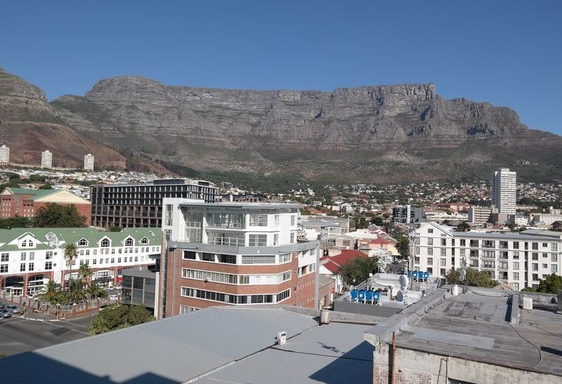 Four Seasons Apartments