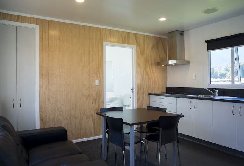 Fox Glacier Top 10 Holiday Park & Motels