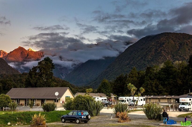 Fox Glacier Top 10 Holiday Park & Motels