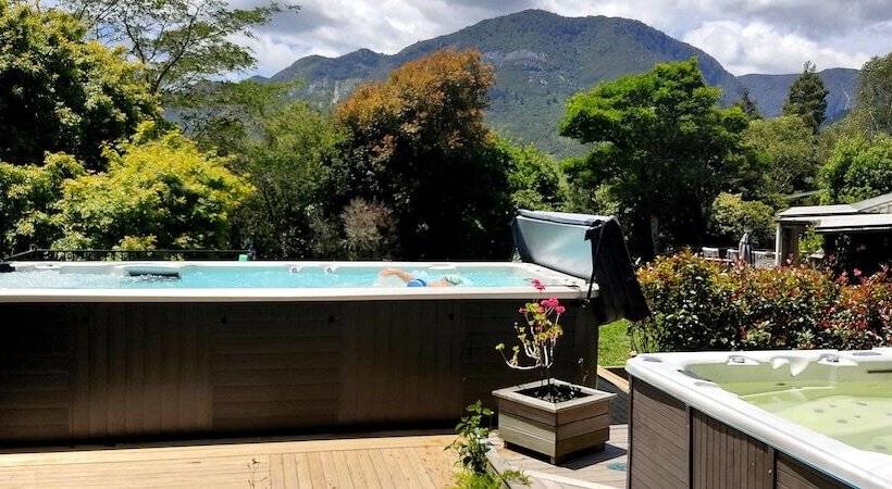 Golden Caves   Bed & Breakfast