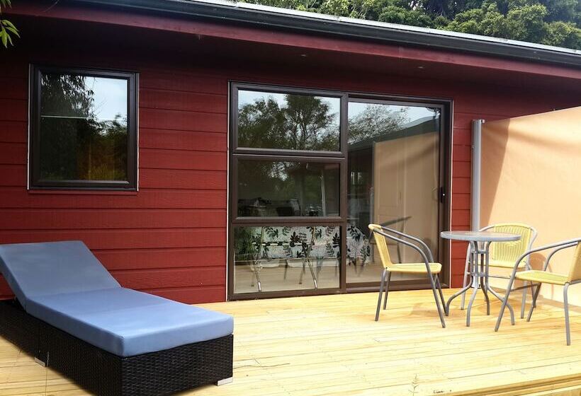 Golden Caves   Bed & Breakfast