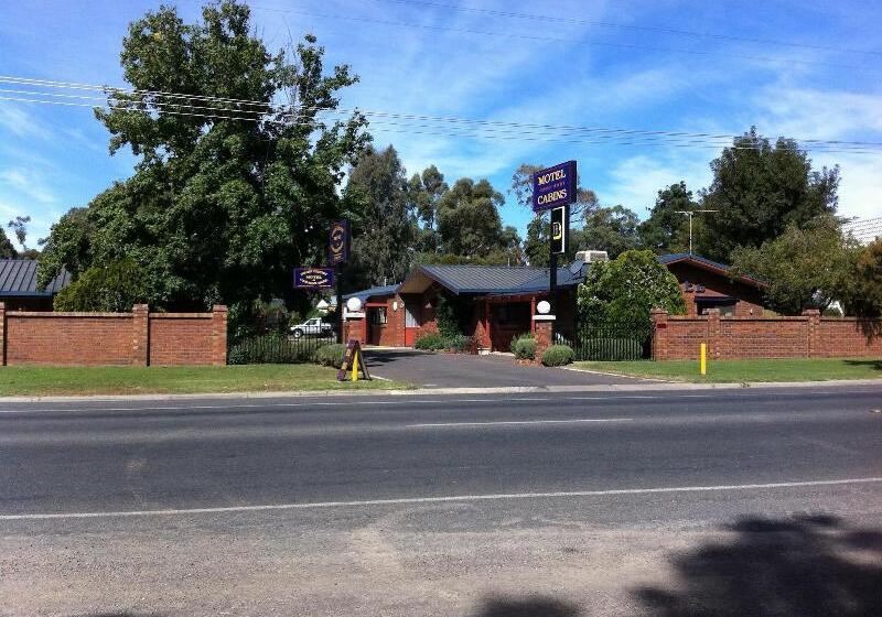Golden Country Motel And Caravan Park
