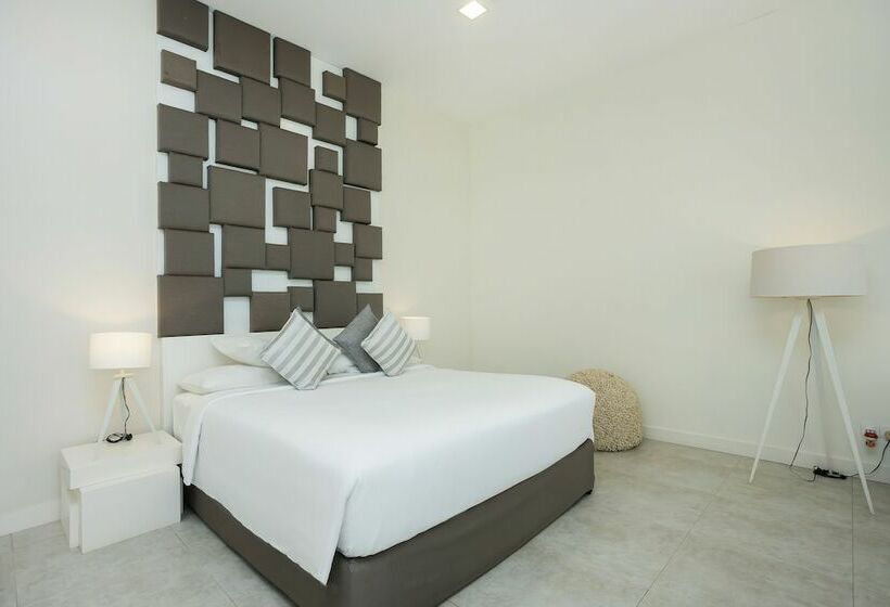 Green Turtle Villa By The Serendipity Collection