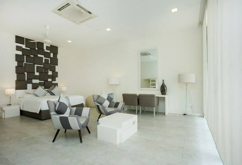 Green Turtle Villa By The Serendipity Collection