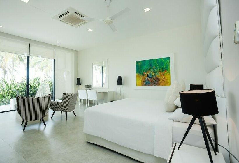 Green Turtle Villa By The Serendipity Collection