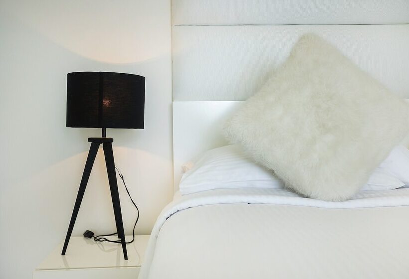 Green Turtle Villa By The Serendipity Collection