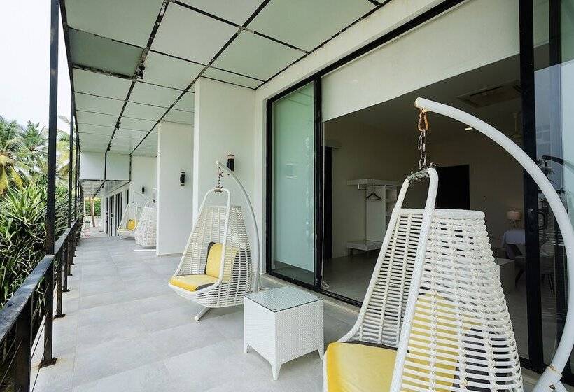 Green Turtle Villa By The Serendipity Collection