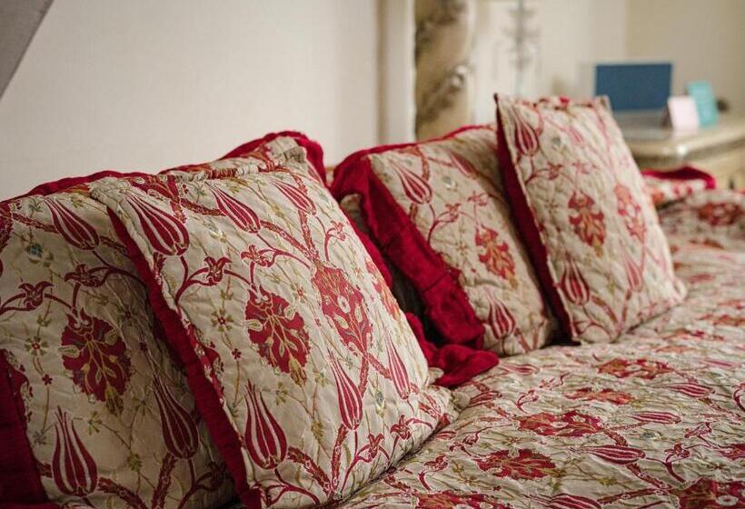 여관 Berwick Lodge