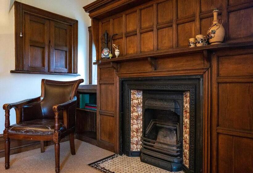 여관 Berwick Lodge