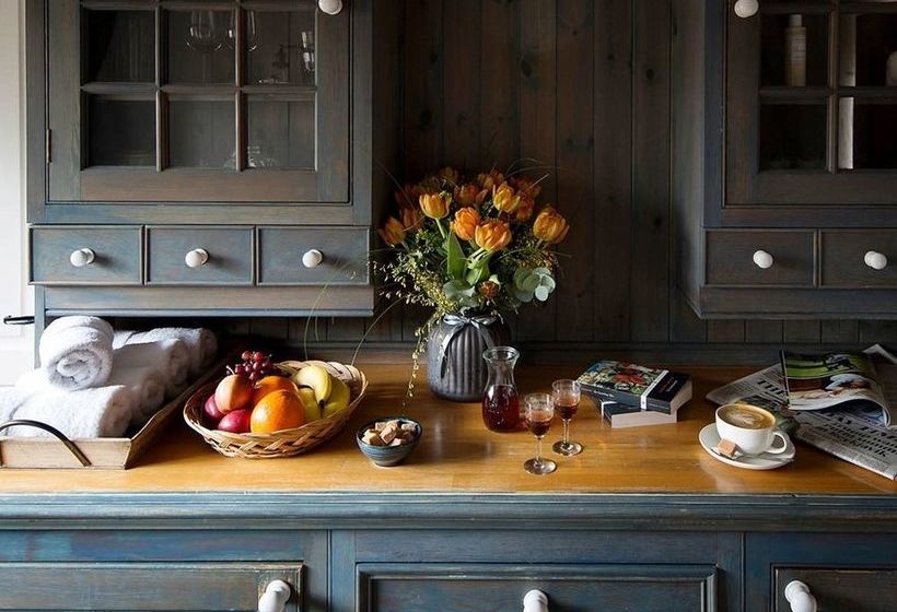 여관 The Wife Of Bath