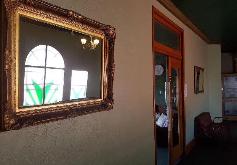 簡易ホテル Whakatane