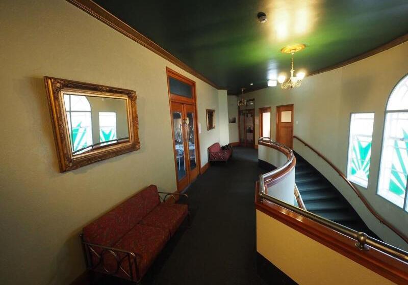 簡易ホテル Whakatane