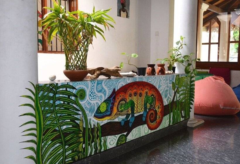 Hostel First Colombo Airport