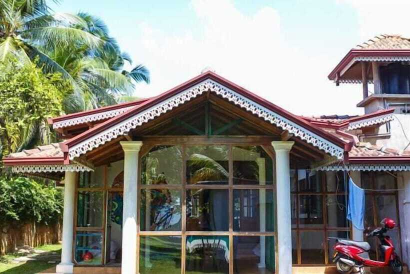 Hostel First Colombo Airport