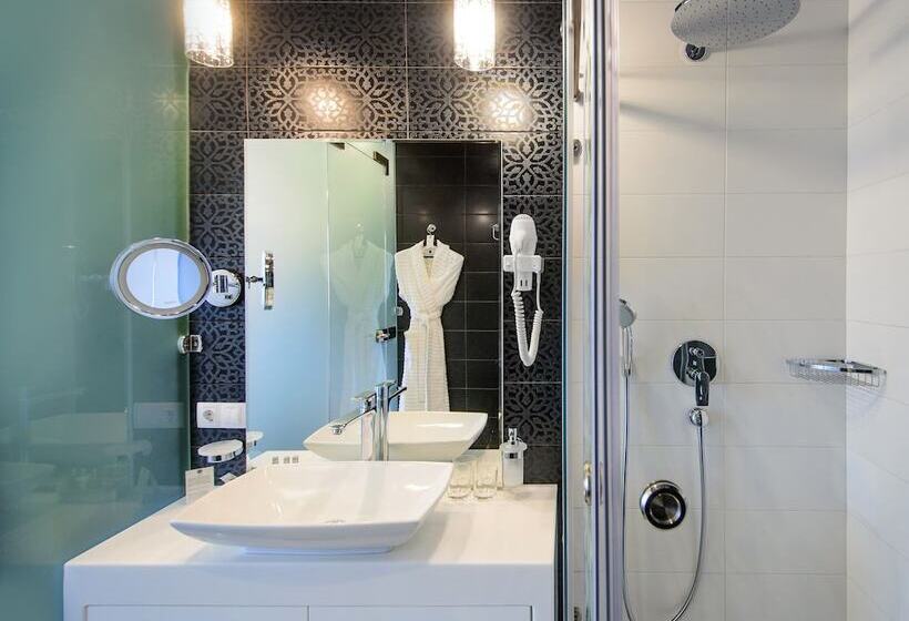 Ahotels Design Style On Tolstogo