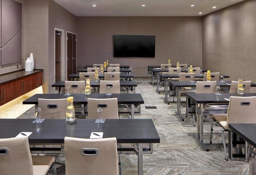 Ac Hotel By Marriott Portland Downtown, Or