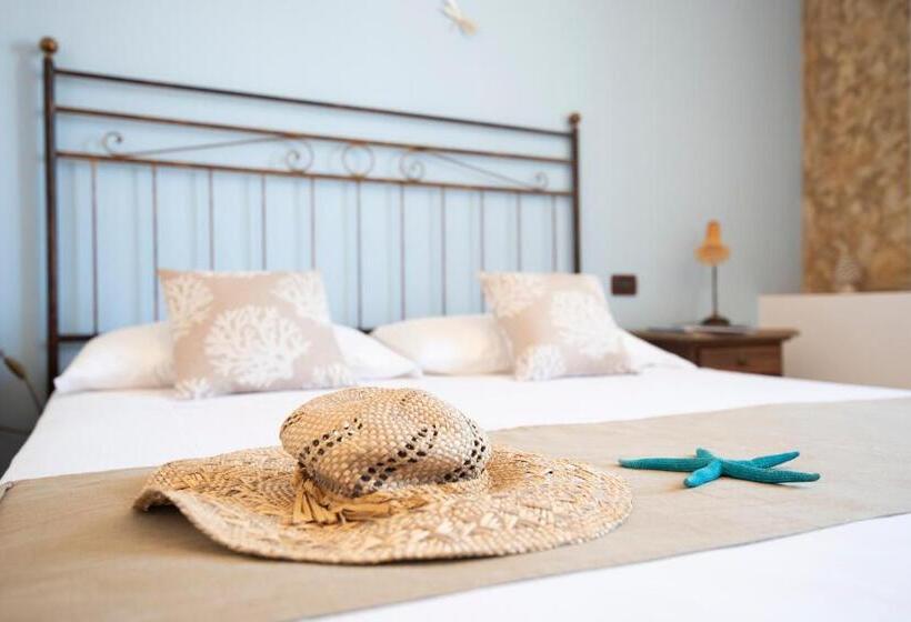 Отель Altamarea