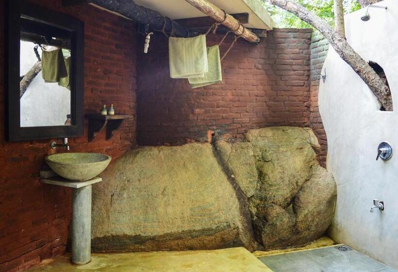 酒店 Back Of Beyond   Wild Haven