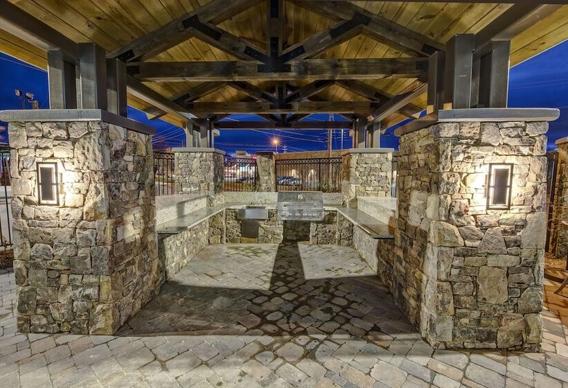 هتل Black Fox Lodge Pigeon Forge, Tapestry Collection By Hilton