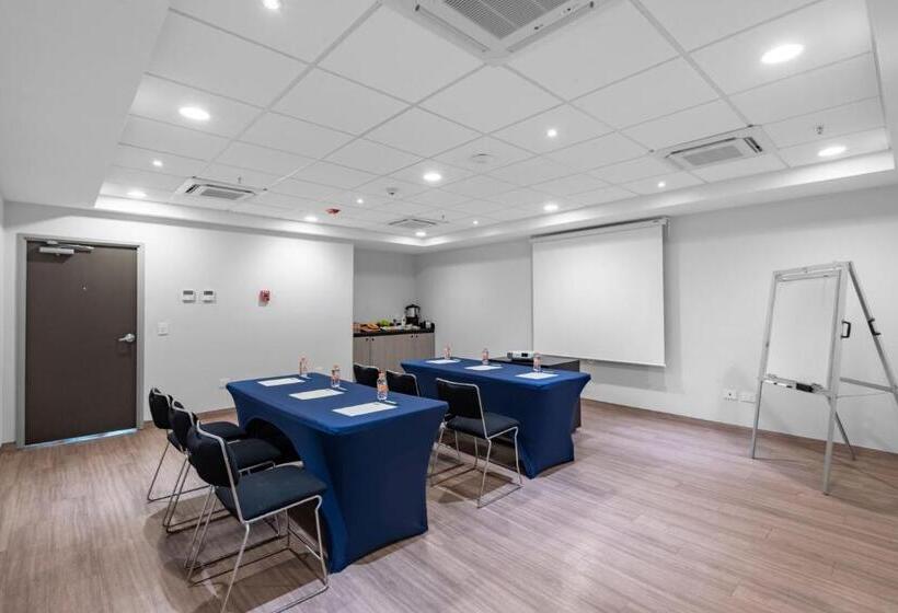 בית מלון כפרי City Express Junior By Marriott Merida Altabrisa