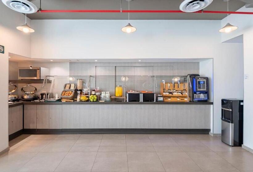 בית מלון כפרי City Express Junior By Marriott Merida Altabrisa