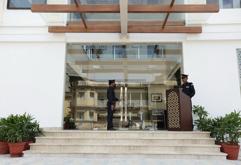 فندق Comfort Inn Sapphire   A Inde