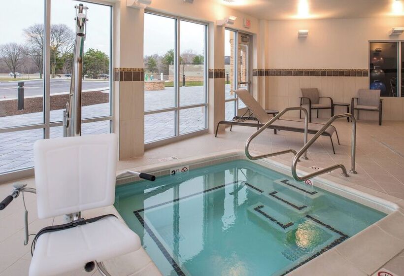 호텔 Courtyard By Marriott Detroit Farmington