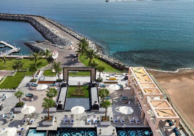 هتل Fairmont Fujairah Beach Resort
