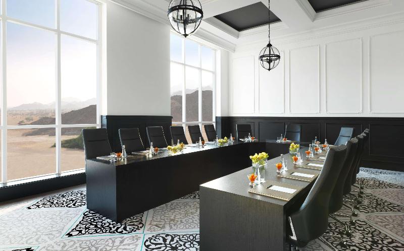 هتل Fairmont Fujairah Beach Resort