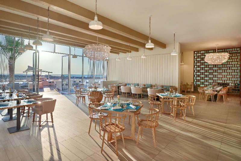 هتل Fairmont Fujairah Beach Resort