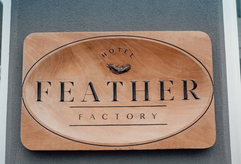 فندق Feather Factory