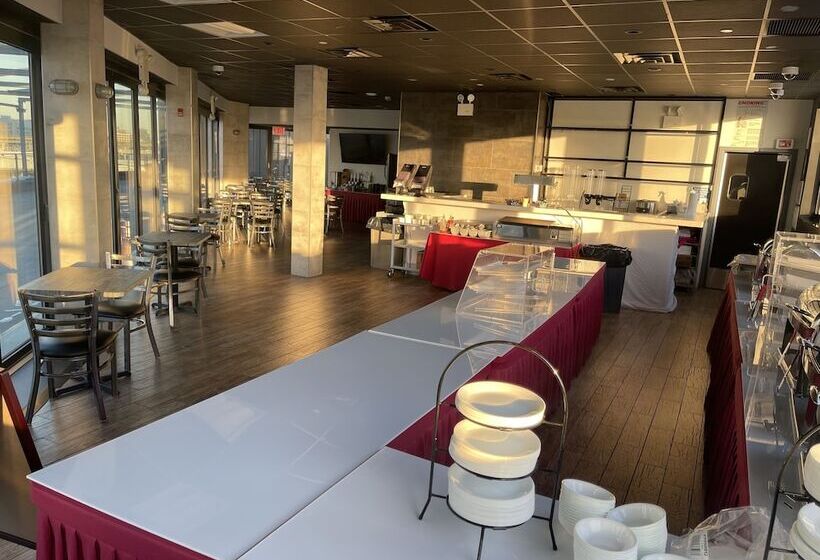 בית מלון כפרי Feather Factory