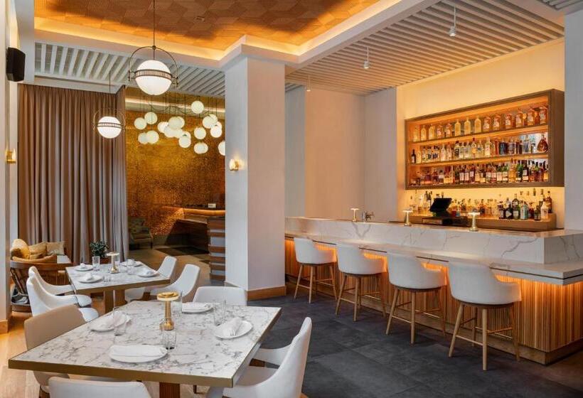 호텔 Four Points By Sheraton Manhattan Midtown West