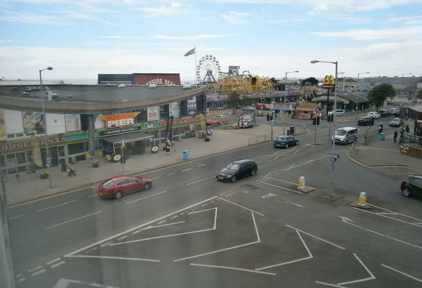 בית מלון כפרי Grosvenor House