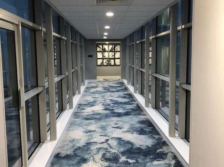 호텔 Hampton By Hilton Bristol Airport