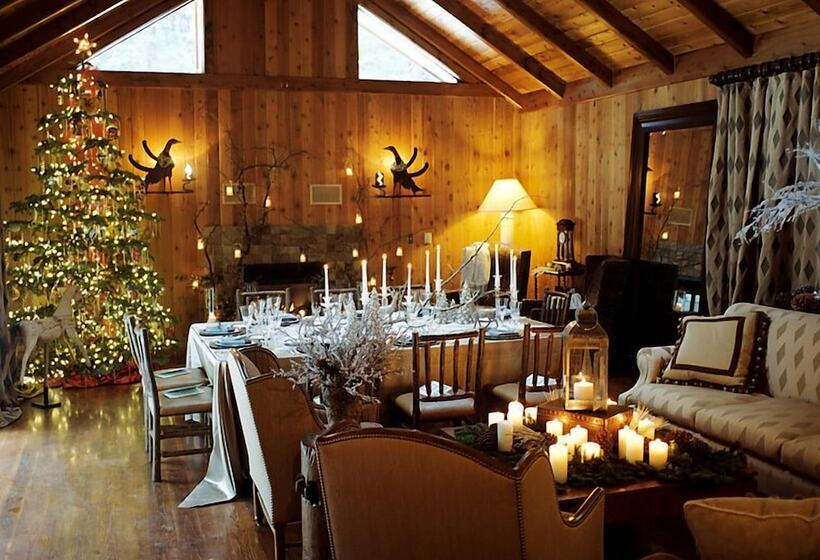 ホテル Harmony Ridge Lodge