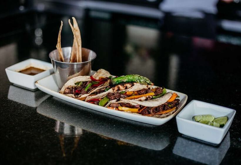 Отель Hilton Garden Inn Silao Aeropuerto Bajio