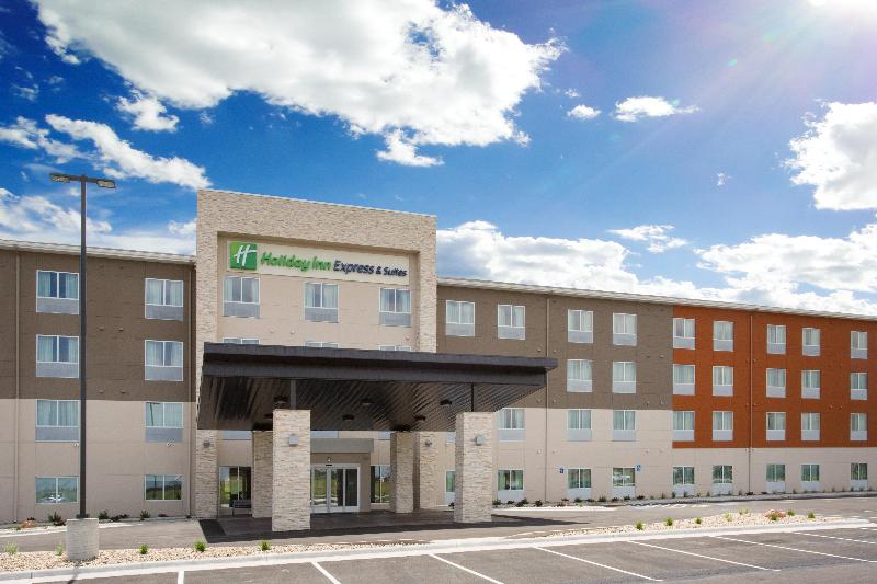 בית מלון כפרי Holiday Inn Express & Suites Rapid City Rushmore South, An Ihg