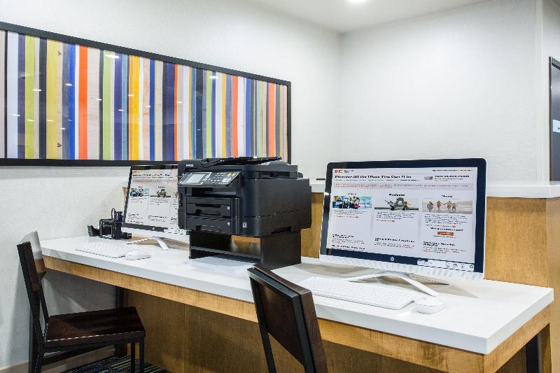 Отель Holiday Inn Express & Suites Rapid City Rushmore South, An Ihg