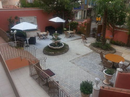 בית מלון כפרי Hostellerie De Cotignac