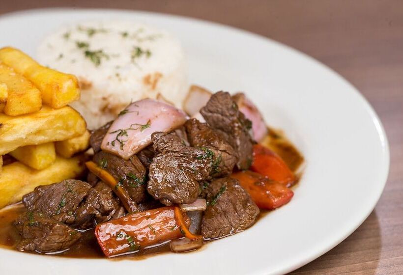 Отель Ibis Lima Reducto Miraflores