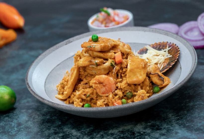 Отель Ibis Lima Reducto Miraflores