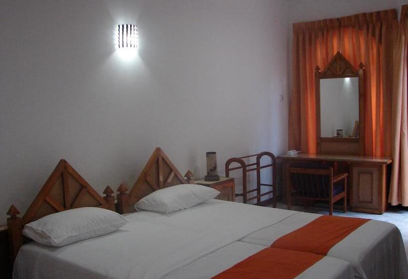 酒店 Kandyan Crown