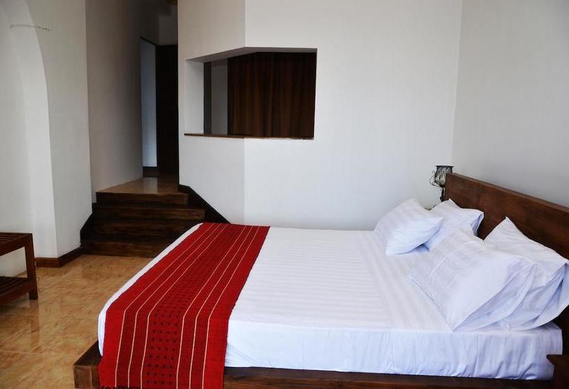 酒店 Kandyan Crown