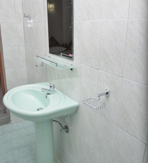 酒店 Kandyan Crown