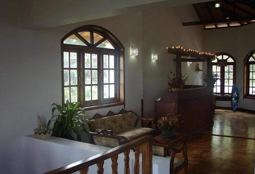 酒店 Kandyan Crown