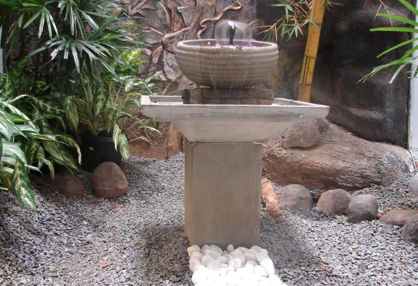 酒店 Kandyan Crown