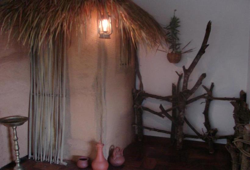 酒店 Kandyan Crown